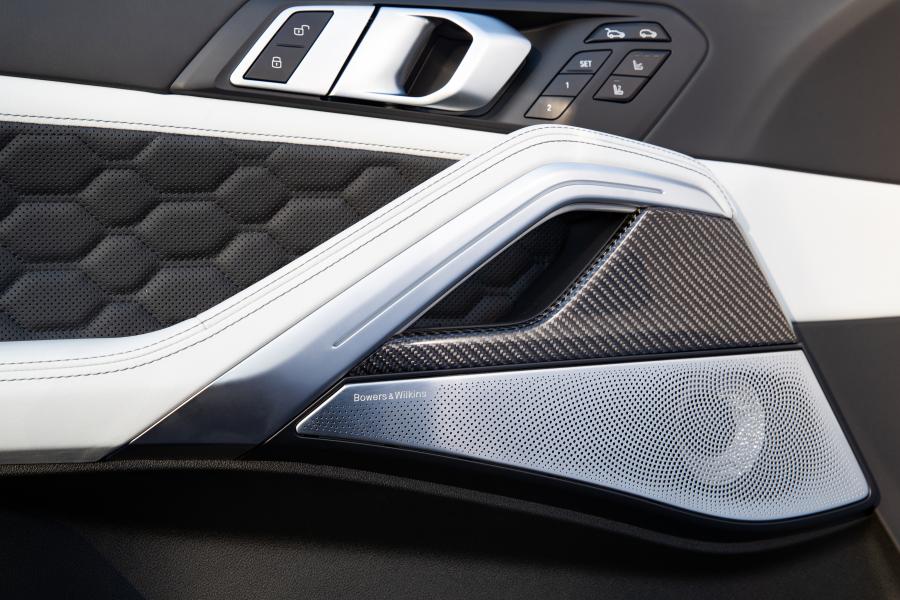 Детали интерьера BMW X6 M Competition (F96) 2020 года  (NA) (фото 119 из 146)